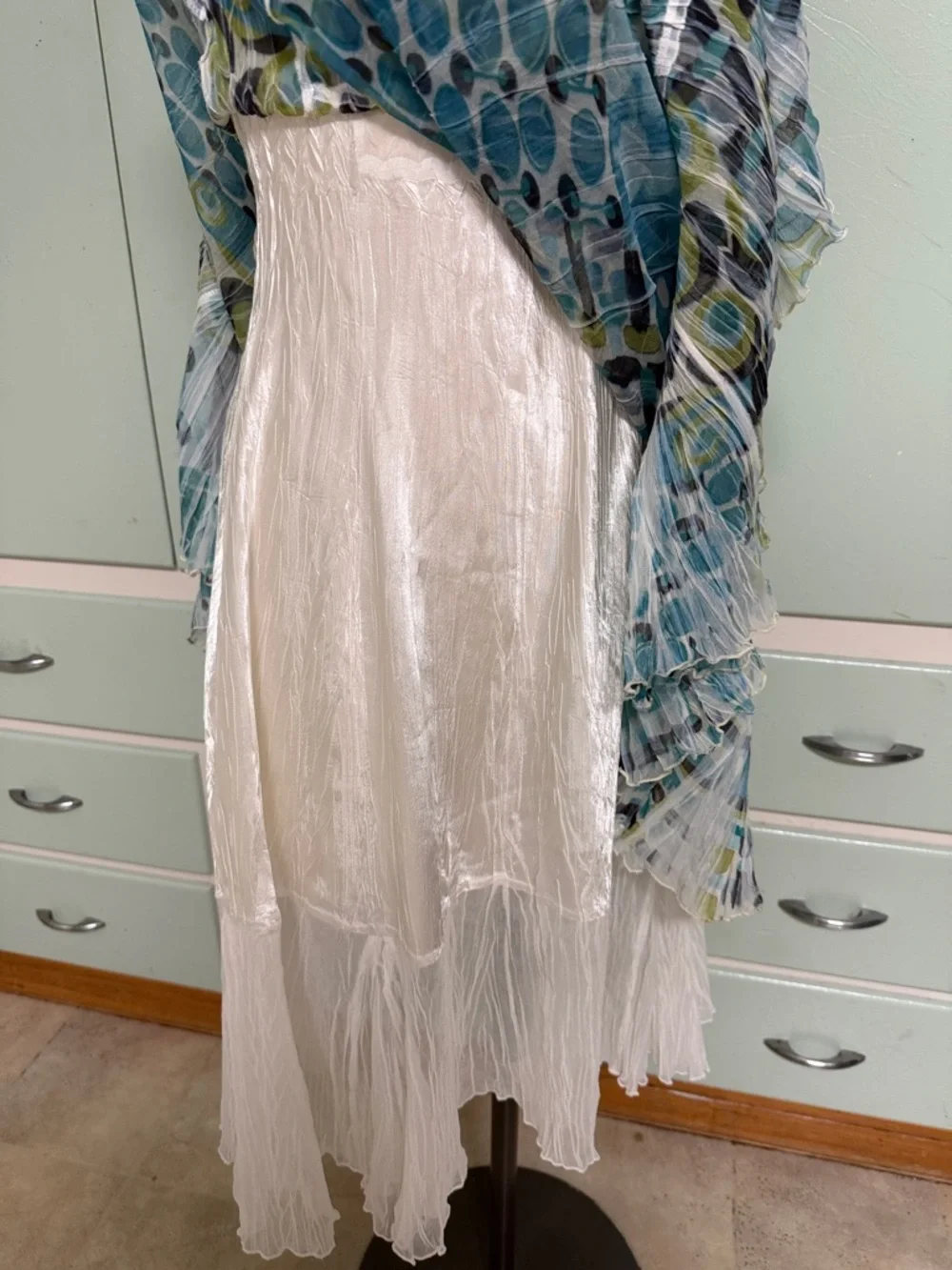 Gorgeous KOMAROV FLORAL CRINKLE MIDI FIT - Flared DRESS Women’s size Medium - Picture 8 of 12